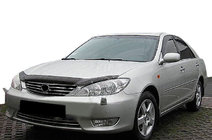 Toyota Camry 1997-2002 гг. Дефлектор капота с вырезом 2000-2003 (SIM) фото 1