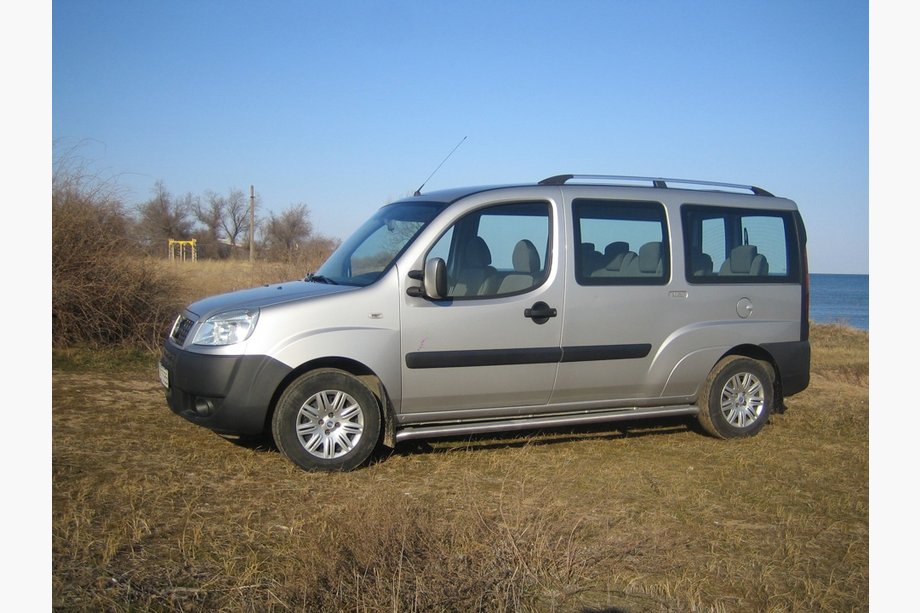 Fiat Doblo I 2005-2010 гг. Хромированные Рейлинги Стандартная база, пластиковые ножки Фото 16