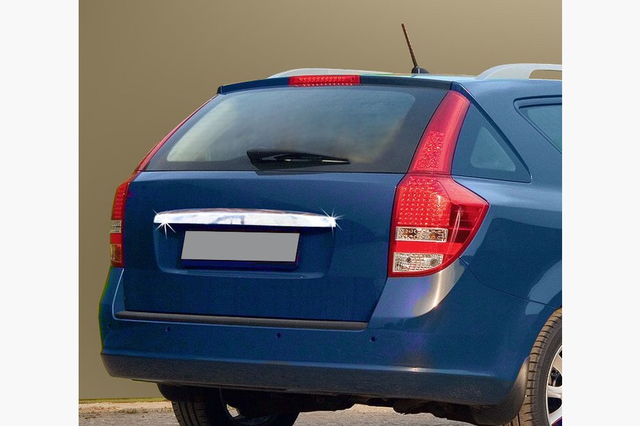Kia Ceed 2007-2012 гг. Накладка над номером (SW, нержавейка) Image
