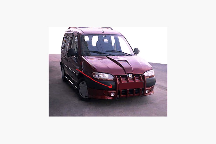 Peugeot Partner 1996-2008 гг. Накладка на Передний Бампер Fangs (грунт под покраску) Image