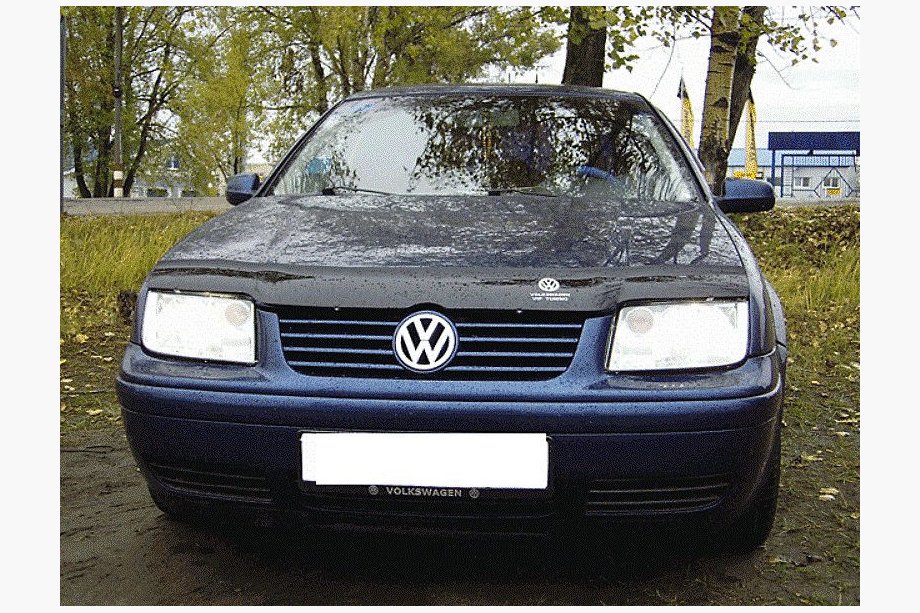 Volkswagen Bora 1998-2004 гг. Дефлектор капота (VIP) Image