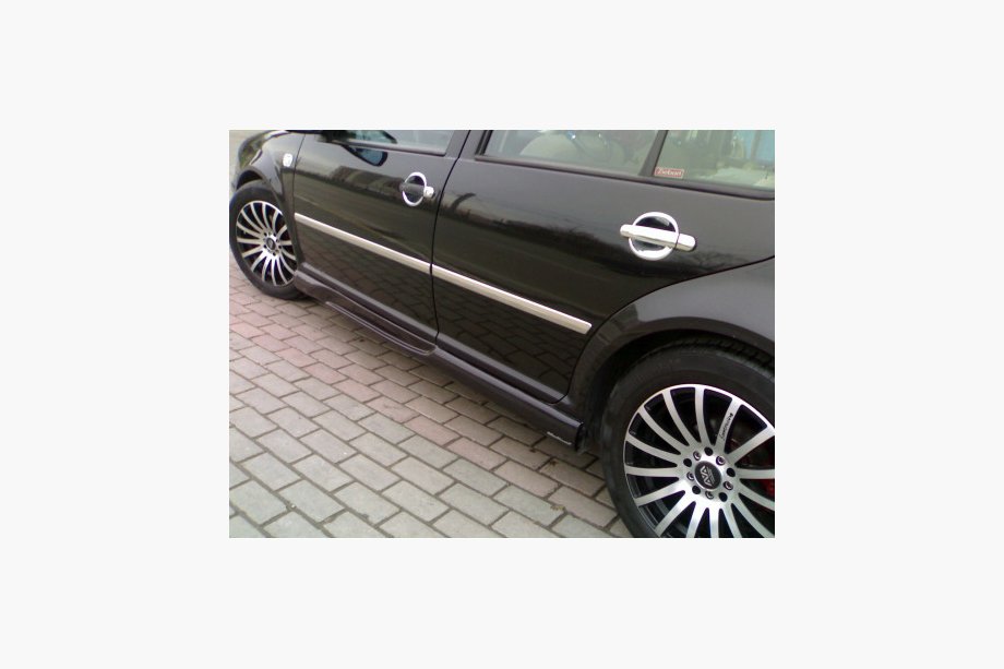Volkswagen Bora 1998-2004 гг. Боковые пороги Sport (грунтованные под покраску) Image