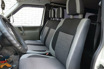 Volkswagen T4 Caravelle/Multivan 1990–2003 гг. Авточехлы (Эко-кожа↗Ткань, Premium) Передние сиденья 2↗1 фото 1