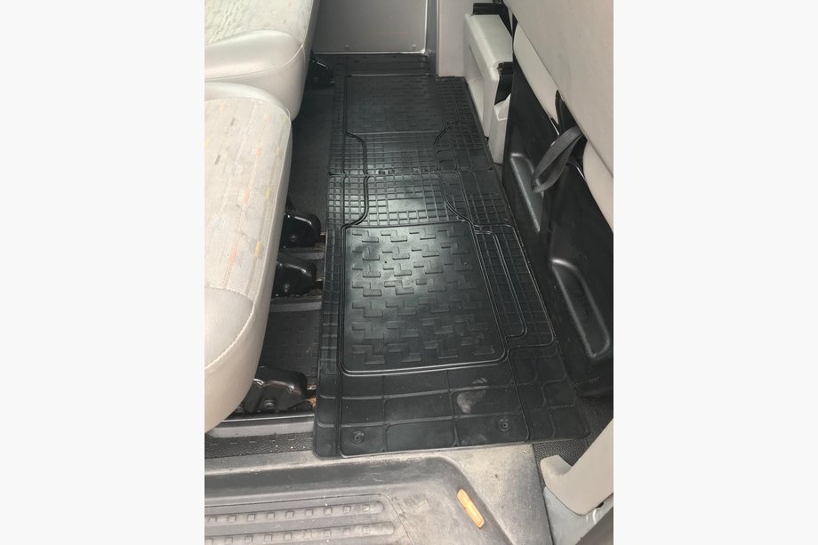 Volkswagen T5 Transporter 2003-2010 гг. Задние резиновые коврики (2 шт, Polytep) Image