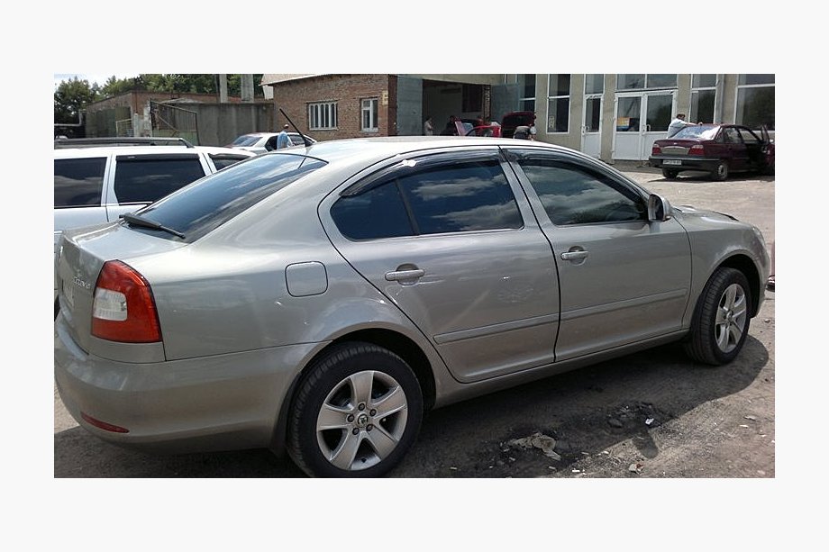 Skoda Octavia II A5 2010-2013 гг. Ветровики LiftBack (4 шт, SIM) Image
