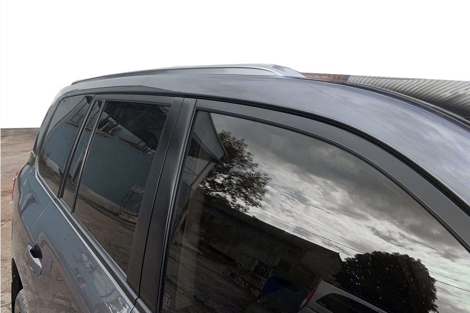 Toyota Land Cruiser 200 2007-2021 гг. Серые рейлинги 2008-2015 (дизайн Lexus 2018, 2 шт) Image