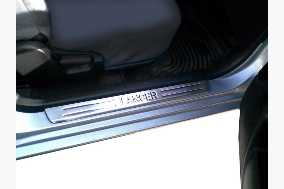 Mitsubishi Lancer 9 2004-2008 гг. Накладки на пороги OmsaLine (4 шт, нержавейка) Image