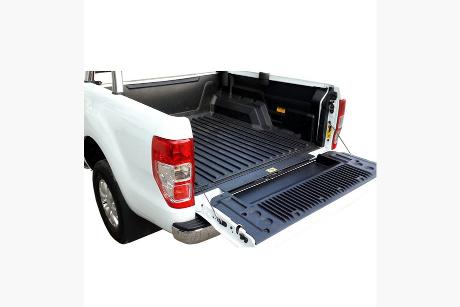 Toyota Hilux 2015- гг. Коврик в багажник Фото 2