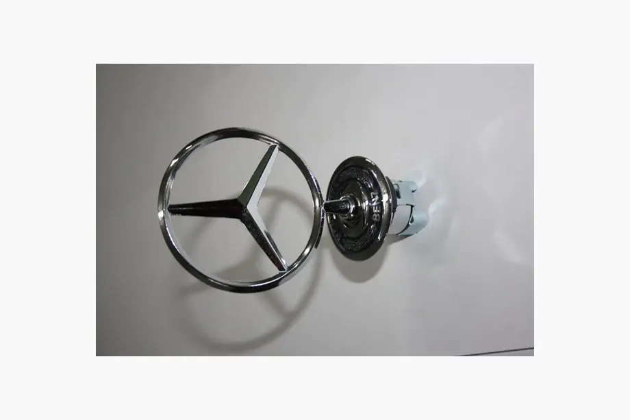 Mercedes S-сlass W221 2005-2013 гг. Эмблема Прицел 221 Mercedes Image