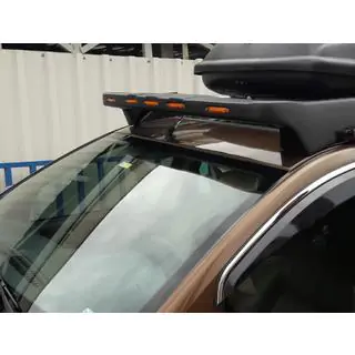 Козырек лобового стекла V1 (LED, черный мат) Renault Duster 2008–2017 гг. фото 1