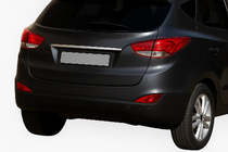 Hyundai IX-35 2010-2015 гг. Хромированная накладка над номером (узкая) фото 1