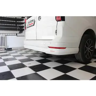 Накладка на задний бампер (грунтованная под покраску) Volkswagen Caddy 2020- гг. фото 2