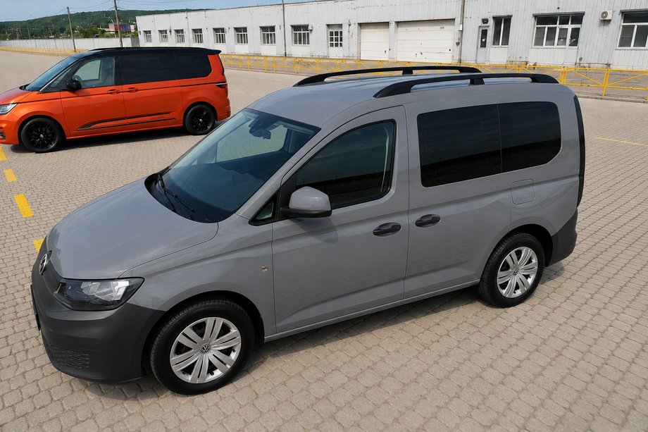 Volkswagen Caddy 2020- гг. Рейлинги Skyport BLACK Макси база Фото 10