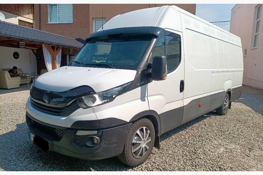 Iveco Daily 2014- гг. Козырек на лобовое стекло V2 (черный глянец, 5мм) Фото 6