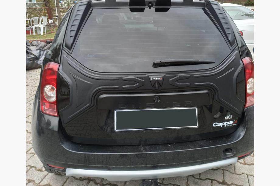 Dacia Duster 2008-2018 гг. Пластиковая накладка на крышку багажника Фото 4
