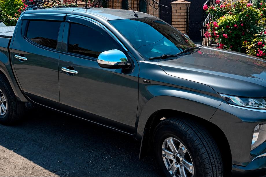 Mitsubishi L200 2015-2024 гг. Ветровики с хромированным молдингом (4 шт, Niken) Image