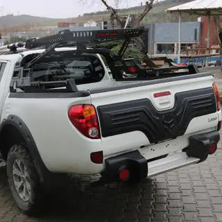 Пластиковая накладка на крышку багажника фото 1