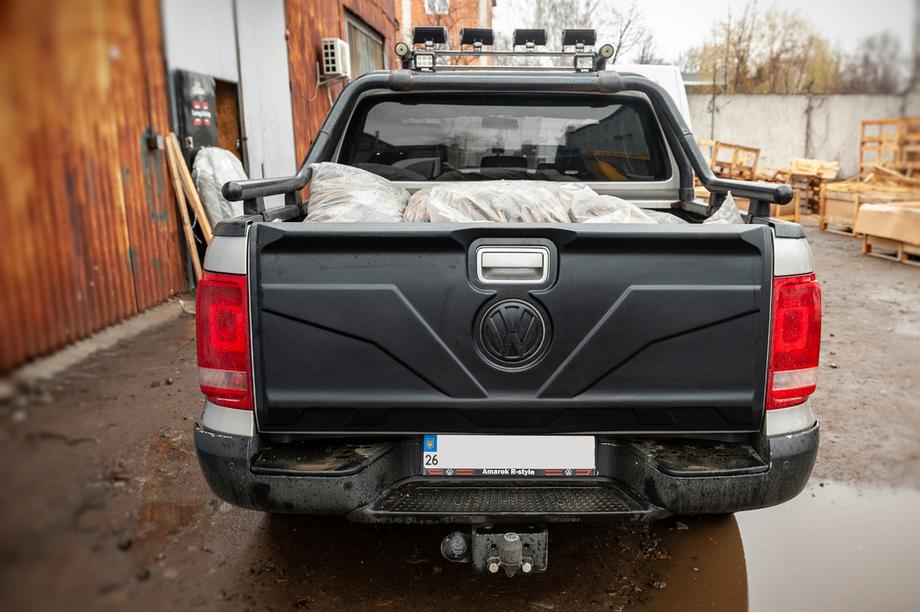 Volkswagen Amarok 2010-2022 гг. Накладка на крышку багажника (ABS) Фото 2