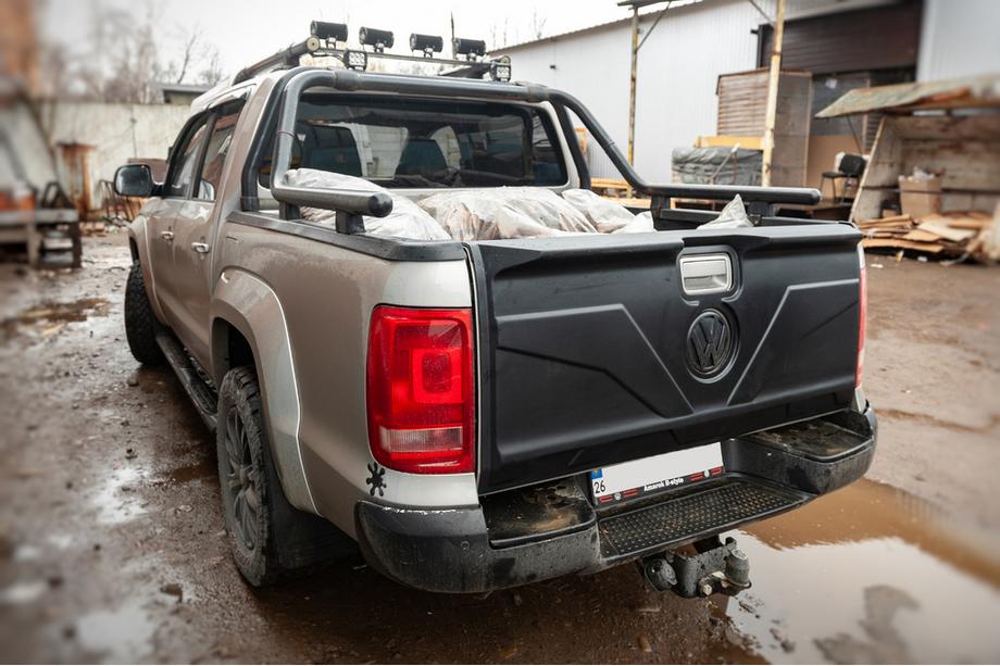 Volkswagen Amarok 2010-2022 гг. Накладка на крышку багажника (ABS) Фото 1