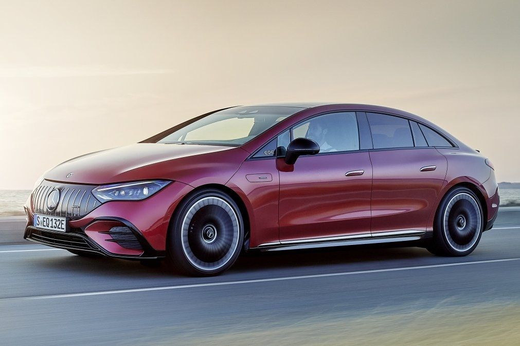 Обзор электрического седана Mercedes-Benz EQE (V295).