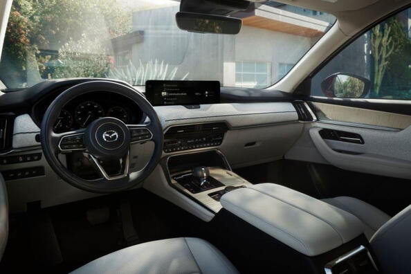 Обзор полноразмерного внедорожника Mazda CX-90 фото 6
