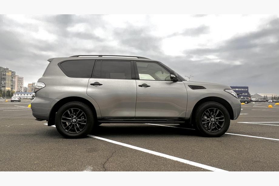 Nissan Armada 2016-2024 гг. Боковые Подножки New Vision Grey (2 шт., Алюминий) Фото 4
