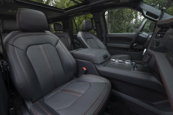 Рестайлинговый внедорожник Ford Expedition четвертого поколения фото 6
