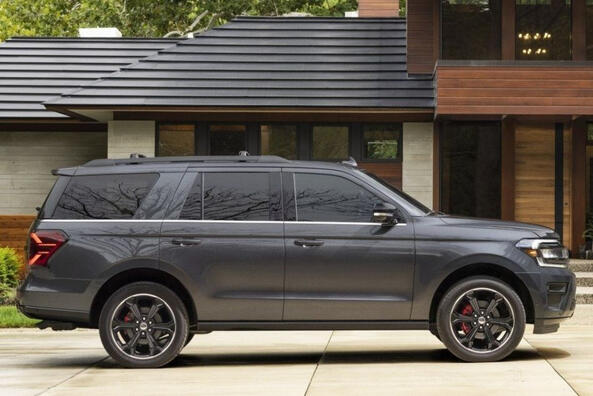 Рестайлинговый внедорожник Ford Expedition четвертого поколения фото 3