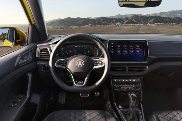 Обзор обновленного субкомпактного кроссовера Volkswagen T-Cross фото 5
