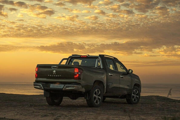 Обзор полноприводного пикапа Peugeot Landtrek фото 4