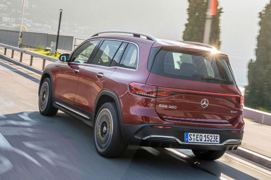 Mercedes-Benz EQB: элегантный электрический кроссовер
