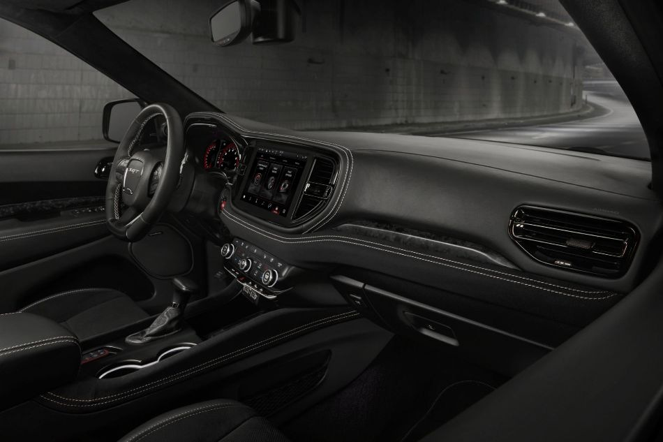 Обзор высокопроизводительного кроссовера Dodge Durango