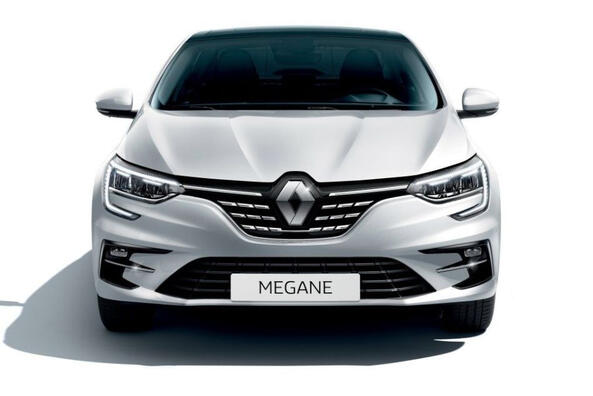 Обзор обновленного Renault Megane Sedan четвертого воплощения фото 3