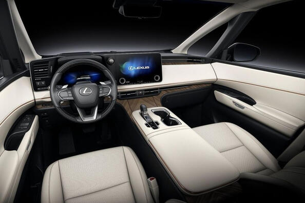 Обзор премиального минивэна Lexus LM второго поколения фото 4
