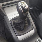 Skoda Octavia II A5 2010-2013 гг. Кожаный чехол для рычага КПП фото 3