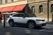 Первое поколение электрического кроссовера Mazda MX-30 фото 2