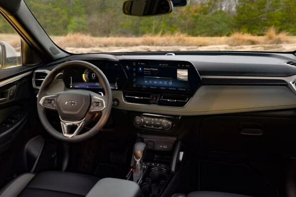 Chevrolet Trailblazer: обновленный кроссовер с американским характером фото 5