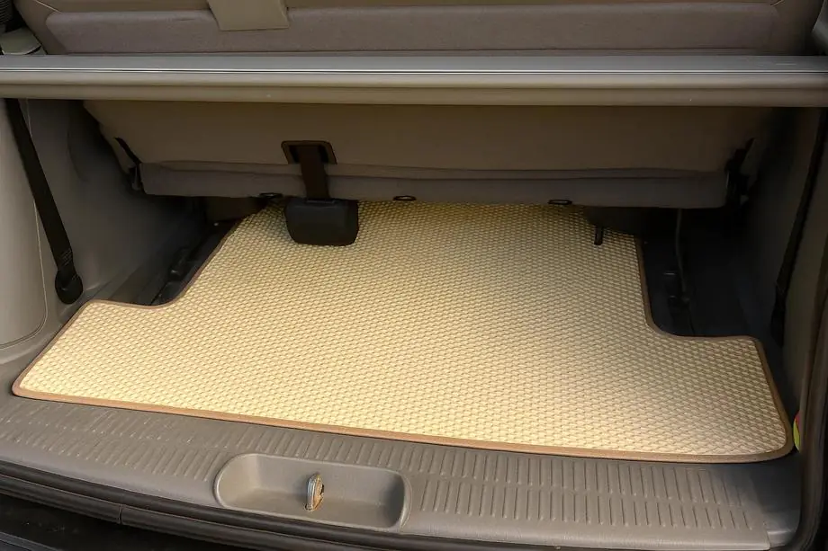 Chrysler Voyager 2001-2007 гг. Коврик багажника (EVA, Бежевый) Image
