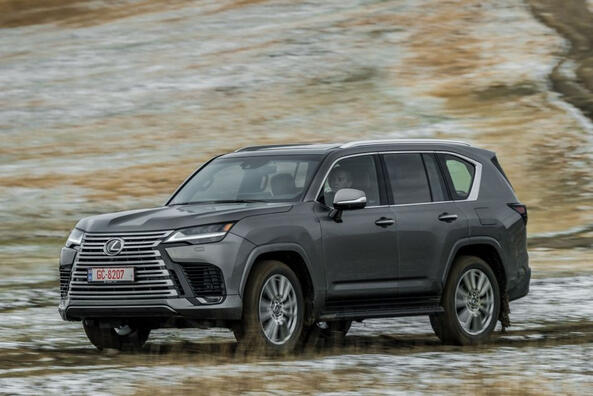 Обзор внедорожника Lexus LX четвертого воплощения фото 1