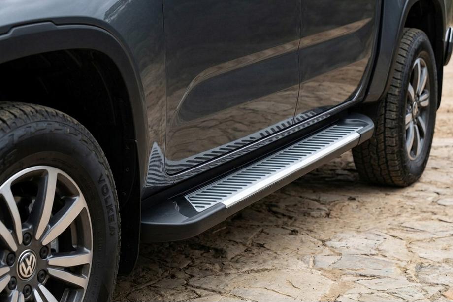 Volkswagen Amarok 2022- гг. Боковые Подножки Line (2 шт., Алюминий) Фото 1