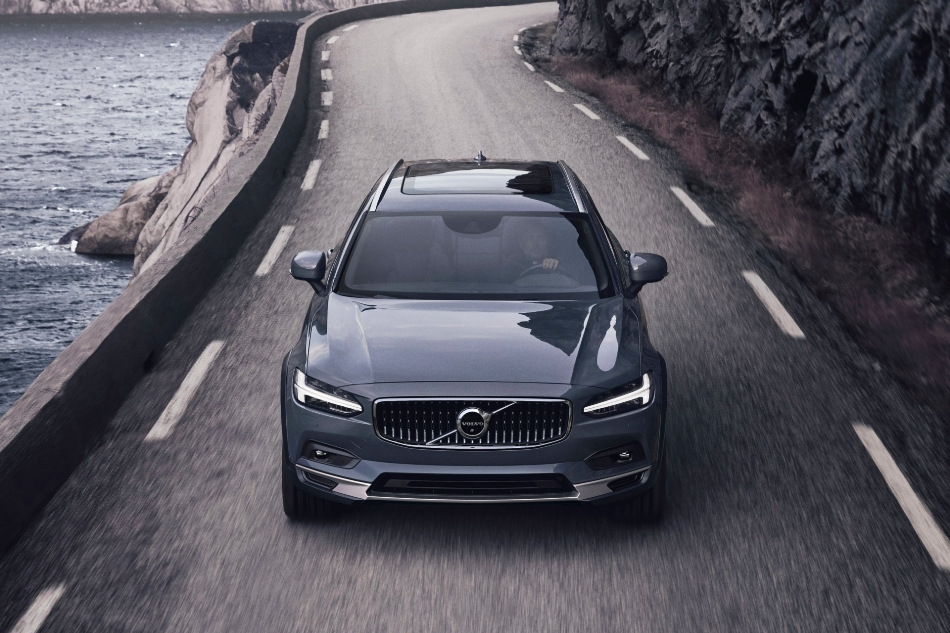 Volvo V90 Cross Country: обзор универсала повышенной проходимости