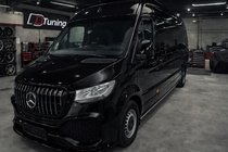 Mercedes Sprinter W907/W910 2018- гг. Передний бампер с решёткой (полипропилен, под покраску) фото 2