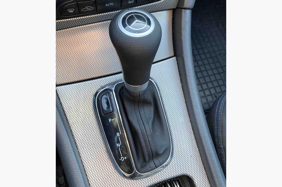 Mercedes C-class W203 2000-2007 гг. Ручка кпп с чехлом A2032672088 (АКПП) Image