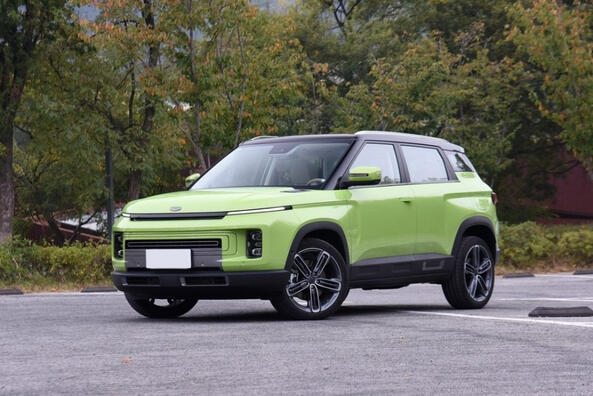 Geely ICON: стильный и технологичный гибридный кроссовер фото 2