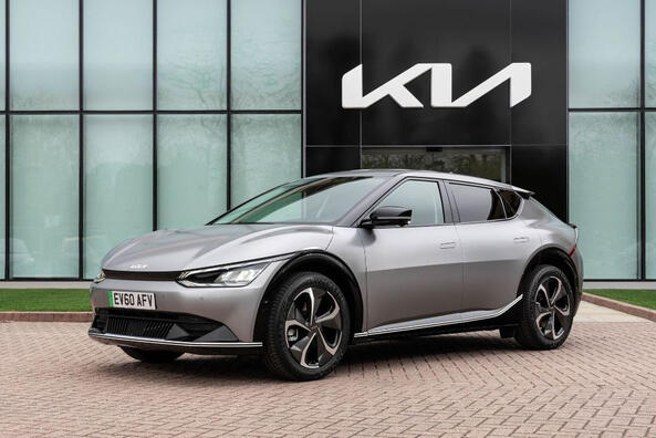 KIA EV6: обзор электрического кроссовера