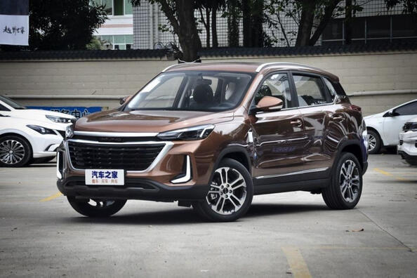 BAIC X3 второго поколения: компактный и стильный кроссовер фото 1