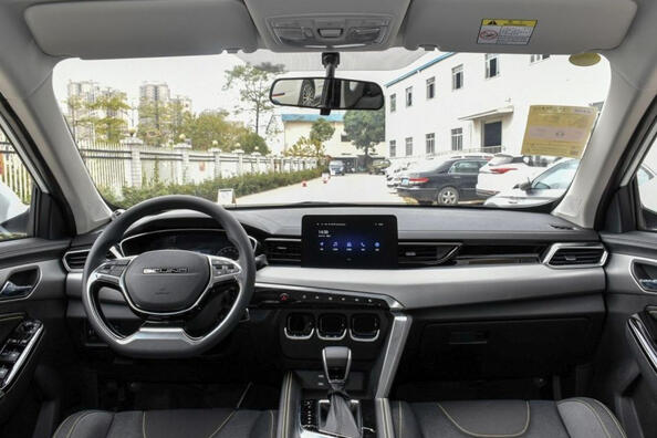 BAIC X3 второго поколения: компактный и стильный кроссовер фото 5