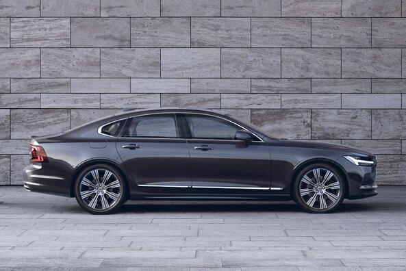 Обзор обновленного премиального седана Volvo S90 фото 3