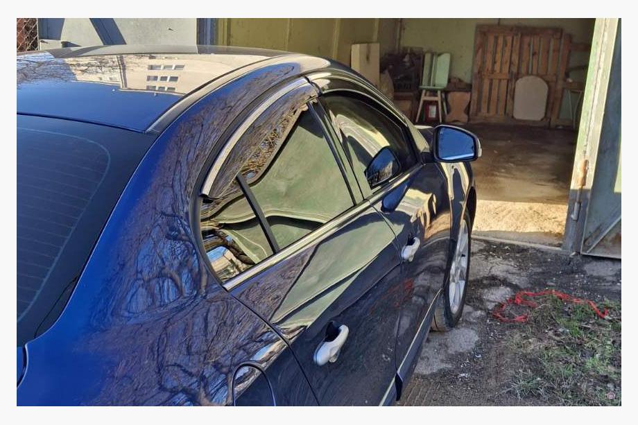 Renault Fluence 2009-2016 гг. Ветровики с хромированным молдингом (4 шт, Niken) Фото 3