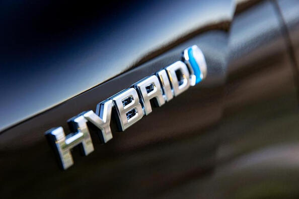 Виды гибридных автомобилей: PHEV, MHEV и другие